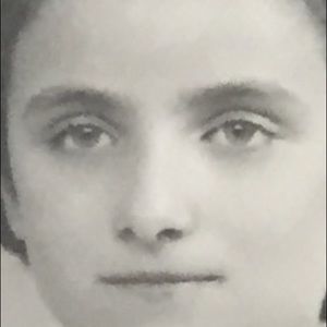 Meet your Posher, Angela